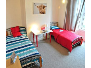 Twin with 2 single bed near Tottenham..
