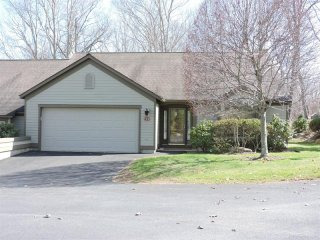 2 bedroom House For Sale: 735 Heritage..