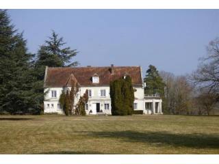 8 bedroom House For Sale: 60200..