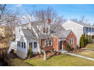 4 bedroom House For Sale: 18 Everett..