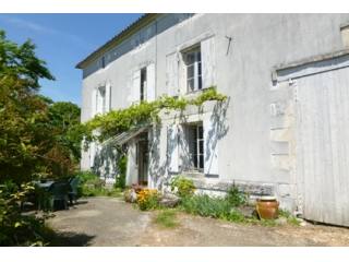 Beautiful spacious property with 2..