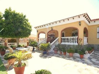 UM2325 - Busot - Villa €199,000
