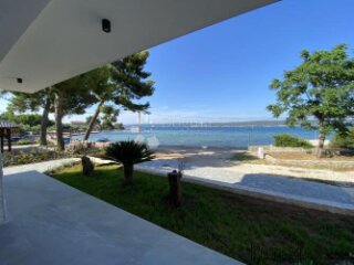 Otok Pašman, Neviđane - stan u novogradnji 1. red do mora