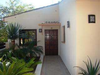 Villa - This unique property comprise..