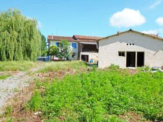 5 Bed-Roomed Stone House To Renovate..