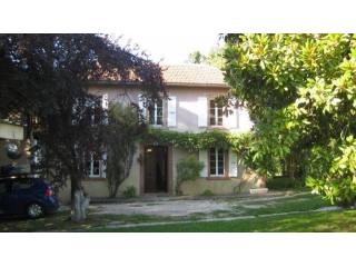 *cosy And Attractive House* Saint..