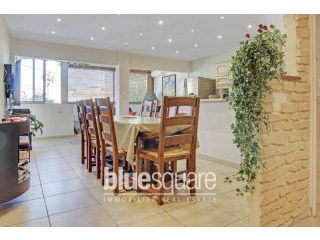 Quiet last floor apartment in Cannes..