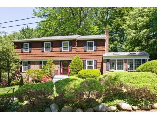 4 bedroom House For Sale: 11 Paxford..