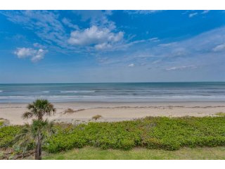 2 bedroom Flat For Sale: 995 N Hwy A1a..
