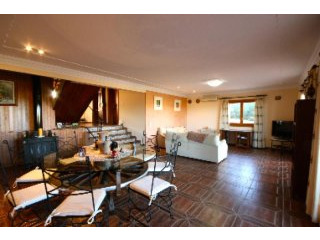 Nice country house with views over the..
