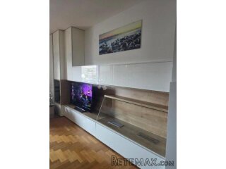 Ekskluzivan obiteljski stan u srcu grada-najam