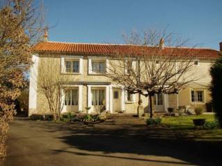 Glorious Country House, Nice Plot