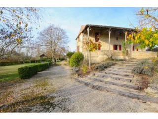 PRICE REDUCTION for this Charming 3-bed..