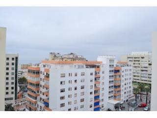 Apartment - 1 bedroom apartment located..