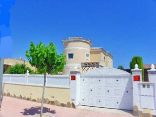 SPACIOUS DETACHED VILLA