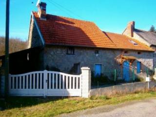 Charming Rose Cottage In A Quiet Hamlet