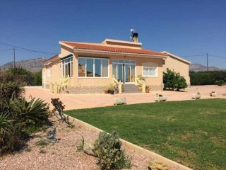 Well Presented 3 Bedroom Villa For Sale..