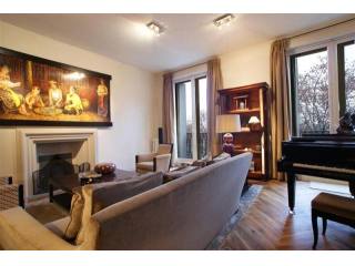 4 bedroom House For Sale: Paris, Paris..