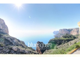 3 bedroom Apartment with panoramic sea..