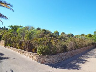 Superb building plot with seaview on..