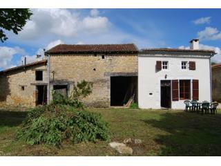 Lovely 2-bed property with attached barn
