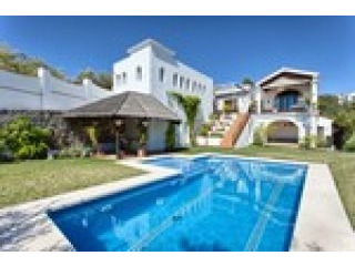 4 Bedrooms - Villa - Malaga - For Sale