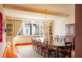 Superb 5 Bedroom Apartment Near to El..