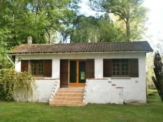 Lovely Holiday Home Along The River..