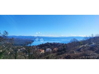 Rijetkost! Teren sa panoramskim pogledom!