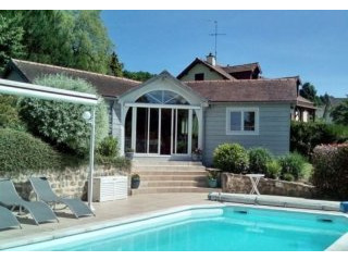 Stunning House and Swimming Pool