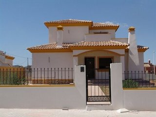 4 BED COUNTRY VILLA ON LARGE 500M2 PLOT
