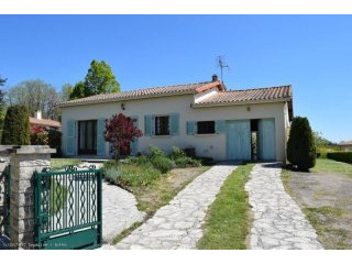 Bungalow With Garage - Near to Aunac
