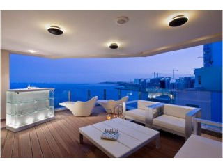 Flat, Luxurious Finish