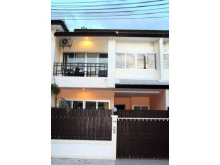 Nice 3 Bedroom Town Home near Laguna
