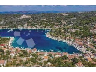 POLJOPRIVREDNO ZEMLJIŠTE NA OTOKU DRVENIKU VELI TROGIR