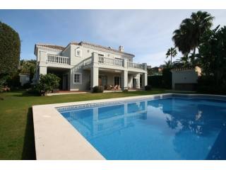VILLA FOR SALE NUEVA ANDALUCIA