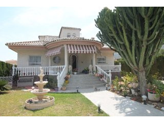 3 Bedrooms - Villa - Alicante - For Sale