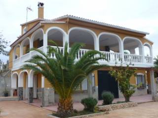 Great family home - Villa in Hondon de..