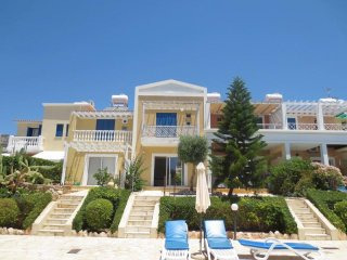 2 Bedrooms Paphos - For Sale