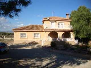 5 Bedrooms - Villa - Alicante - For Sale