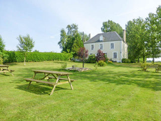 Stunning Country Maison De Maitre Set..