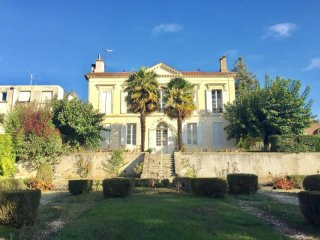 Bourgoise House In Bergerac With Garden..