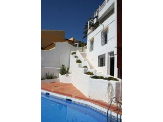 3 bedroom, 2 bathroom Townhouse, (build..