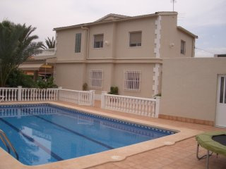 Large 7 Bedroom House In Elche