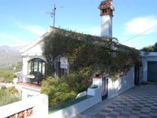 Almuñecar, 3 Bed Villa with Pool