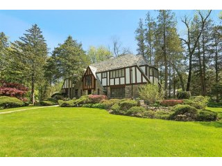 7 bedroom House For Sale: 30 Ogden Road..
