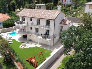 IKA, prekrasna vila s bazenom i pogledom na more