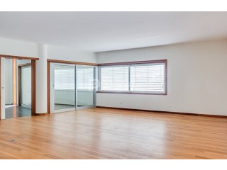 Gorgeous 4 Bedroom Apartment in Lordelo