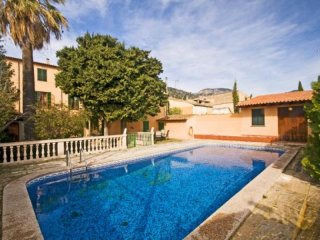 Spacious Town House With Pool In Alaro