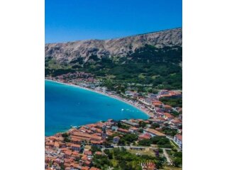 ●BAŠKA (Krk) – Zemljište 2220 m² s pristupnim putem, 200 m o